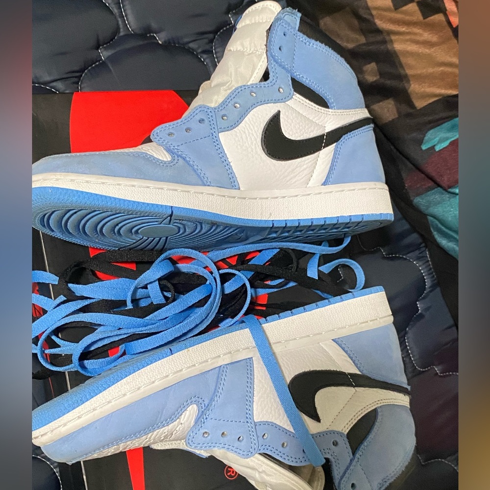Air Jordan 1 Retro High OG UNC
University Blue men’s 8.5